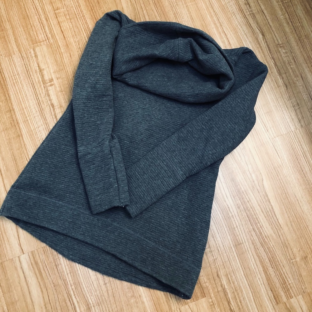 Grey turtleneck